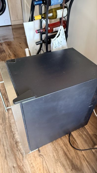 Охладител за вино CASO