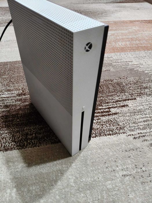 Xbox One S 500 GB 1 controler full box