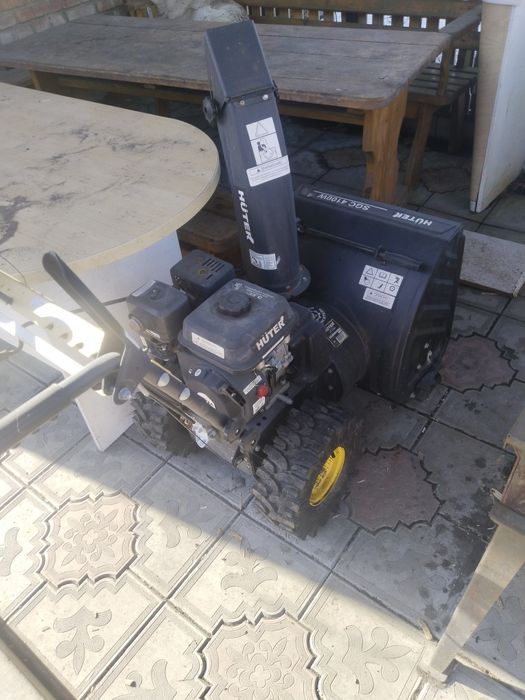 Продам снегоуборщик 3-4 раза пользовались