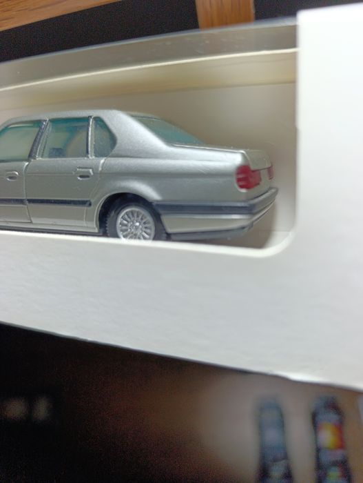 Коллекционная модель BMW 7 series (E32), масштаб 1:43