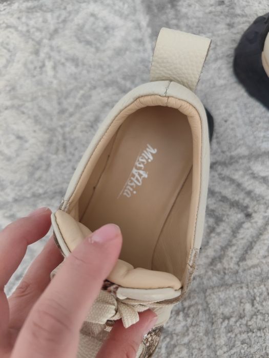 Кроссовки 15.000 тг