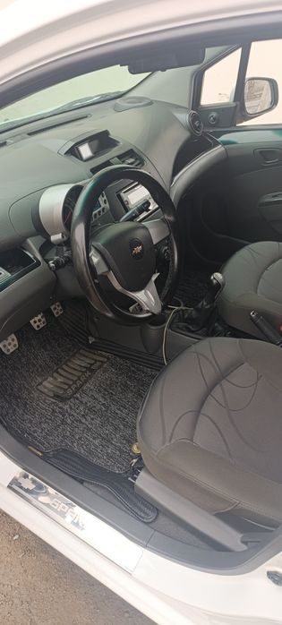 Спарк год 2011 мотор 1