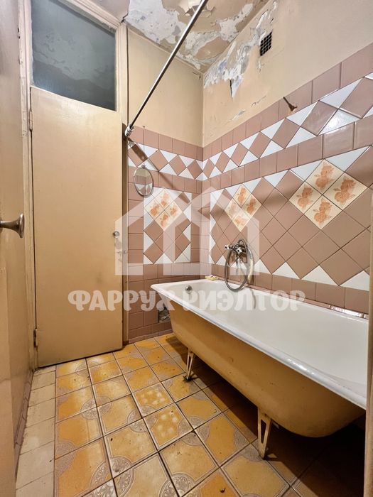 Продается 2/2/5 Боткина кафе шохона