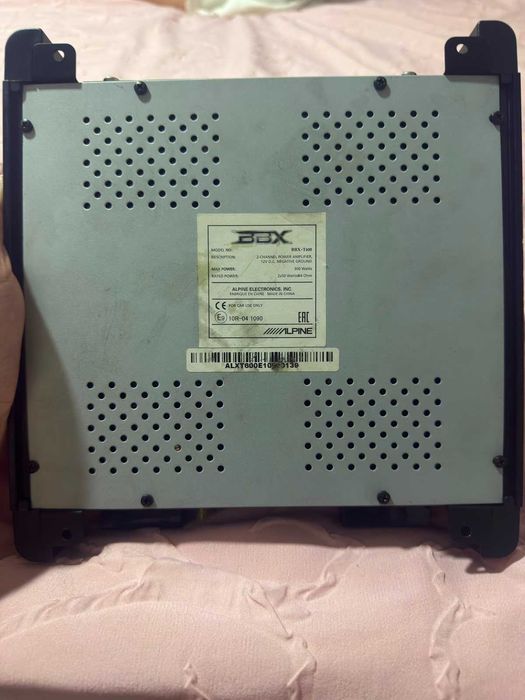 subwoofer auto tub Alpine SWT-12S4 + amplificator auto 2 canale BBX-T600