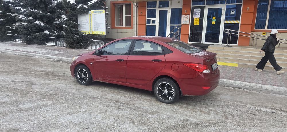 Продам Hyundai Accent дорого.