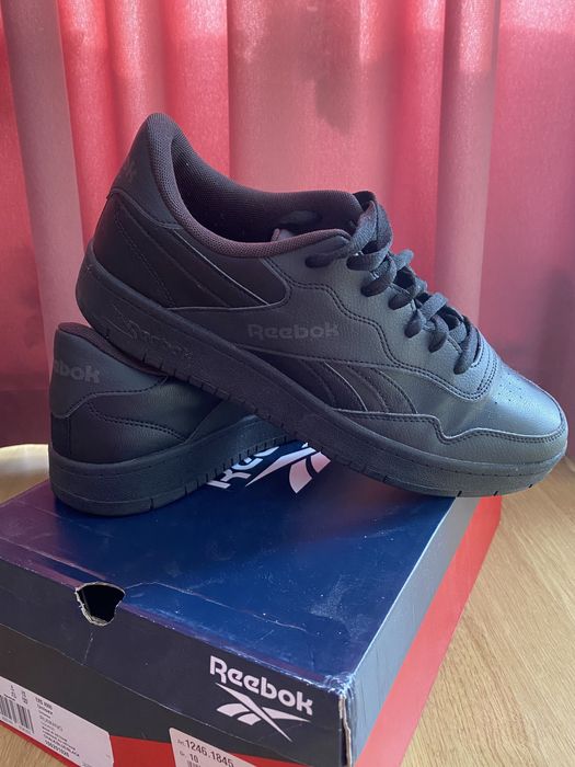 Нови мъжки черни маратонки Reebok