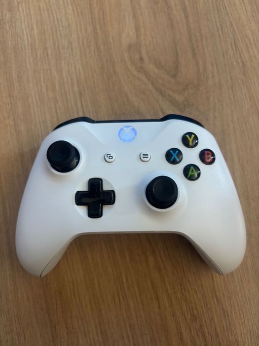 Xbox One S 1TB, с Коробкой! Состояние Идеальное