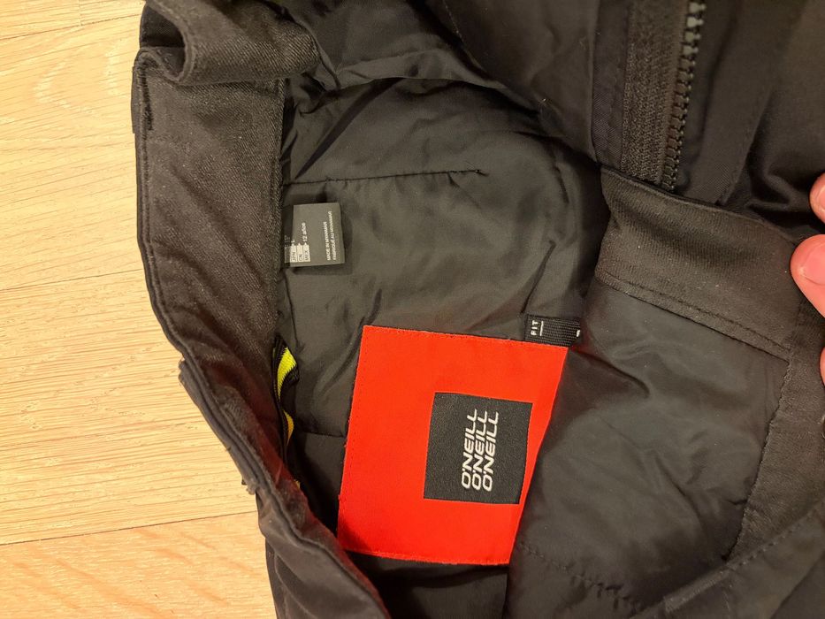 Vând pantaloni ski 125, 132, 152