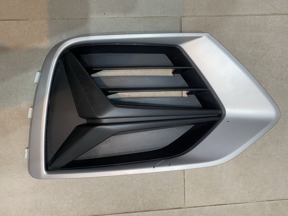 Grila proiector bara fata dreapta audi q3 2019-2023