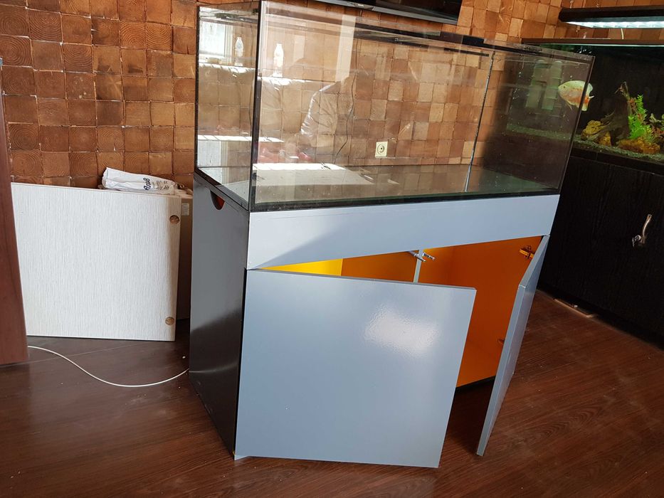 Продавам Аквариум 253л