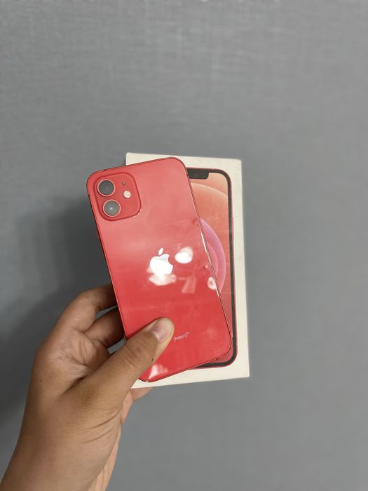 Продам iPhone 12 (product red)