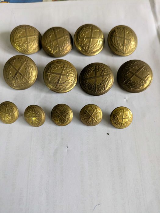 Nasturi militari aurii (8 mari +5 mici)