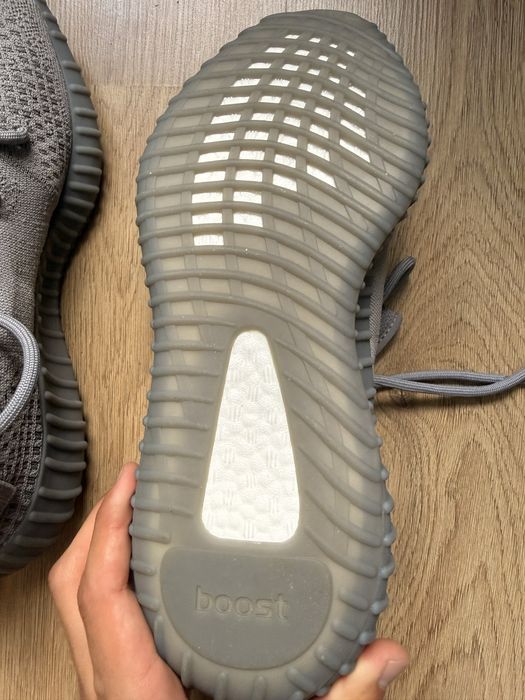 Yeezy 350 чисто нови
