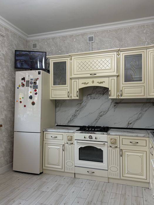 Продается кухонный гарнитур б/у