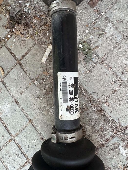 Полуоска за Audi A4/A5 8K0 407 271 AK