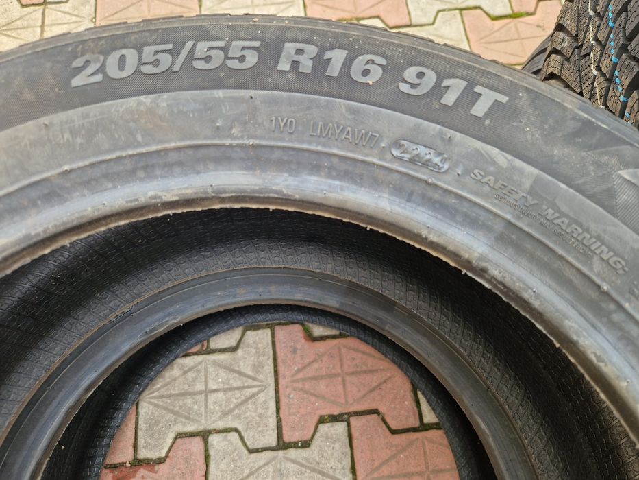 Doua anvelope de iarnă Noi 205 55 16 Kumho