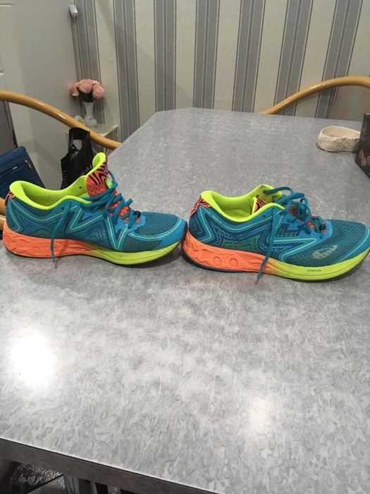Vand Asics 40,5 pentru alergare