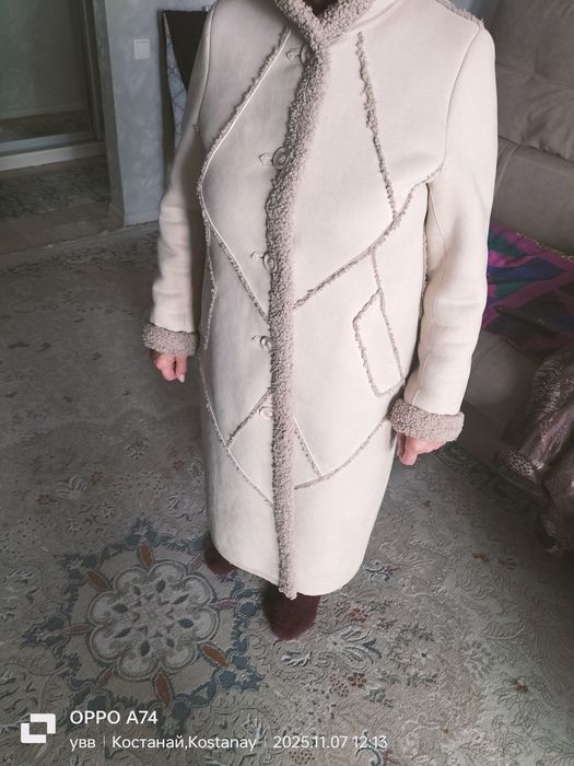 продам демисезонное пальто