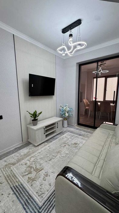 Продаю квартиру в Яшнабадском районе Новострой ул ИЗЗАТ 2х ком 2-этаж