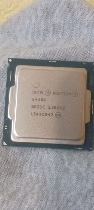 Процесор- G 4400   3.3 ghz