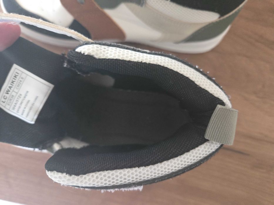 Маратонки високи LC WAIKIKI, 38 номер за 15лв.