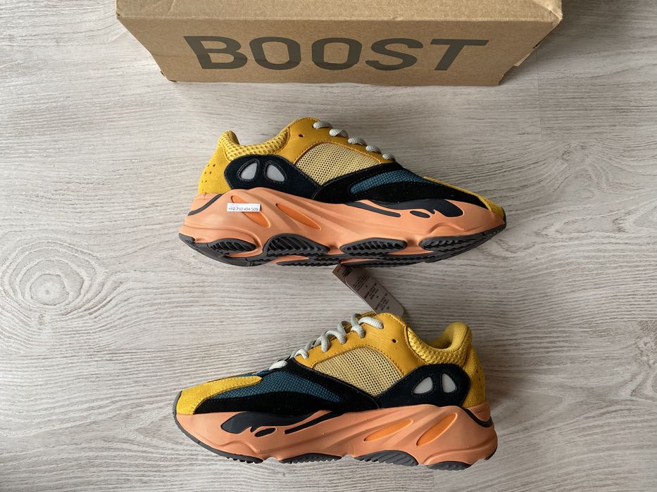 adidas Yeezy Boost 700 Sun 42 ( Fit 41 )