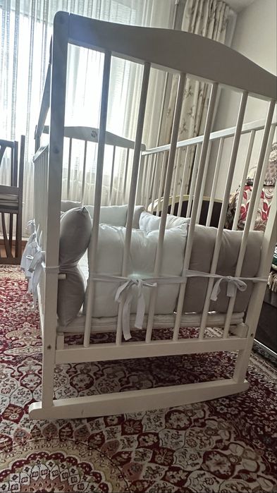 Продам кроватку с бортиками