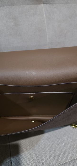 Geanta medie un accesoriu deosebit la tinuta