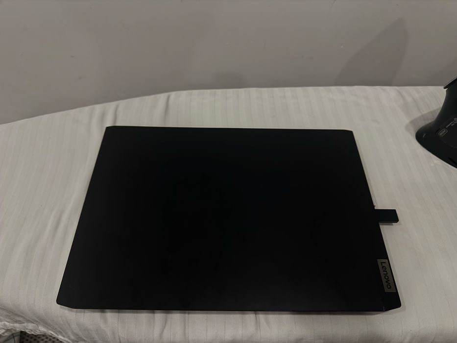 Lenovo IdeaPad Gaming 3 15IHU6