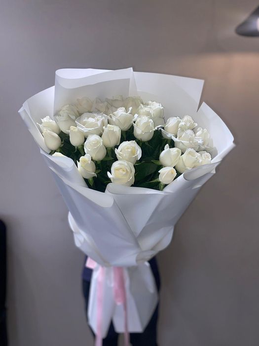 Фиалки, голландские пионы