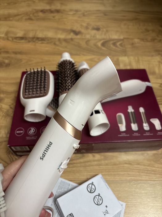 Philips 3000 Series Air Styler (модел BHA310/00 или сходен от същата серия).