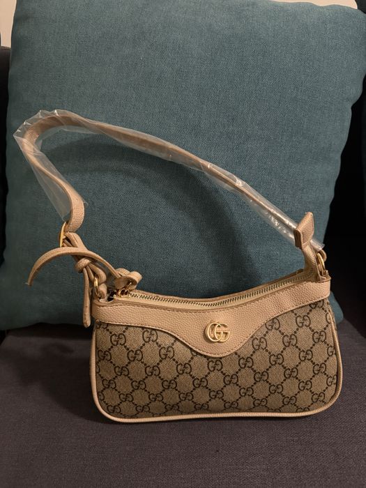 Чанти Guess, Michael Kors, YSL