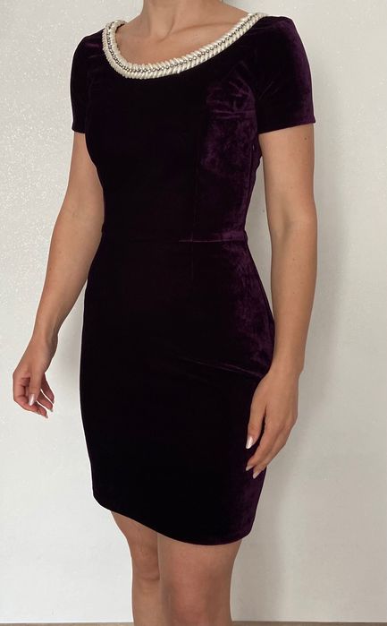 Rochie scurtă din catifea mov