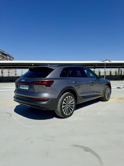 Audi Q8 e-tron 55 quattro 408 CP | S line | Virtual Mirrors | B&O | camere 360