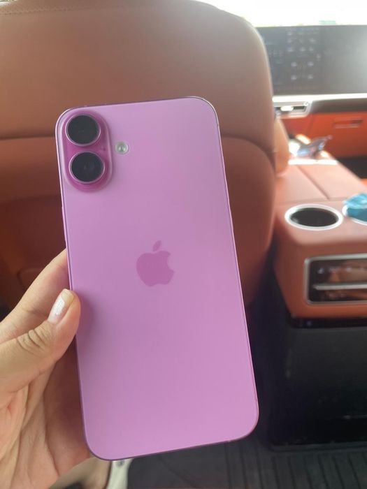 Iphone 16 plus 128 гб , аккумулятор 93%