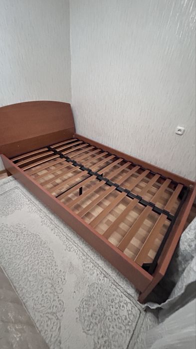 Кровать 1,2 * 2,0, в идеальном виде