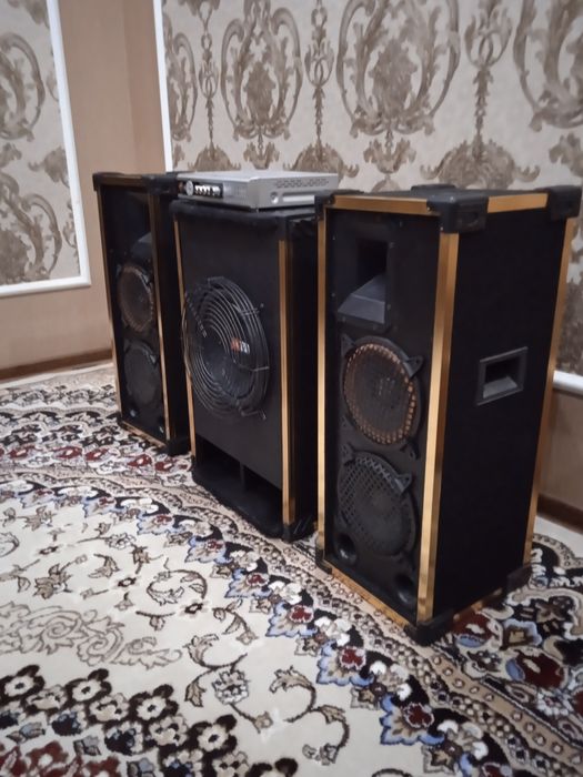 Продам колонки акустические с усилием