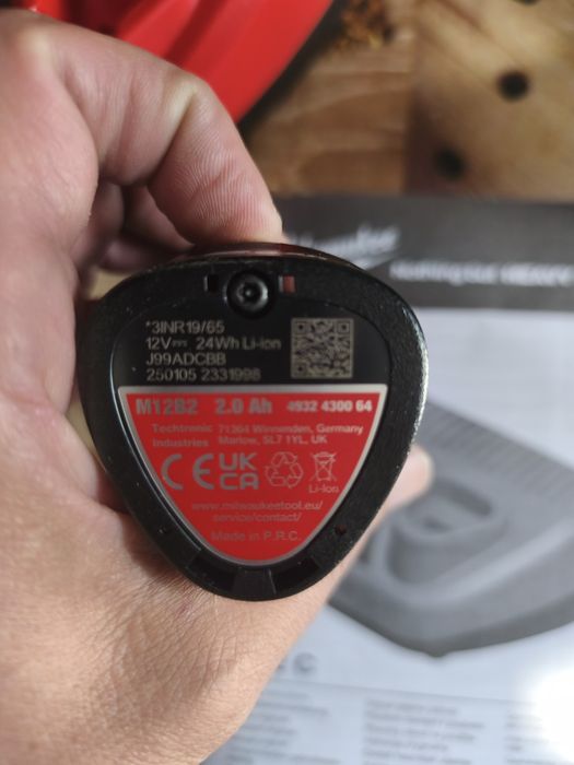 Încărcător  Milwalki+o baterie M12