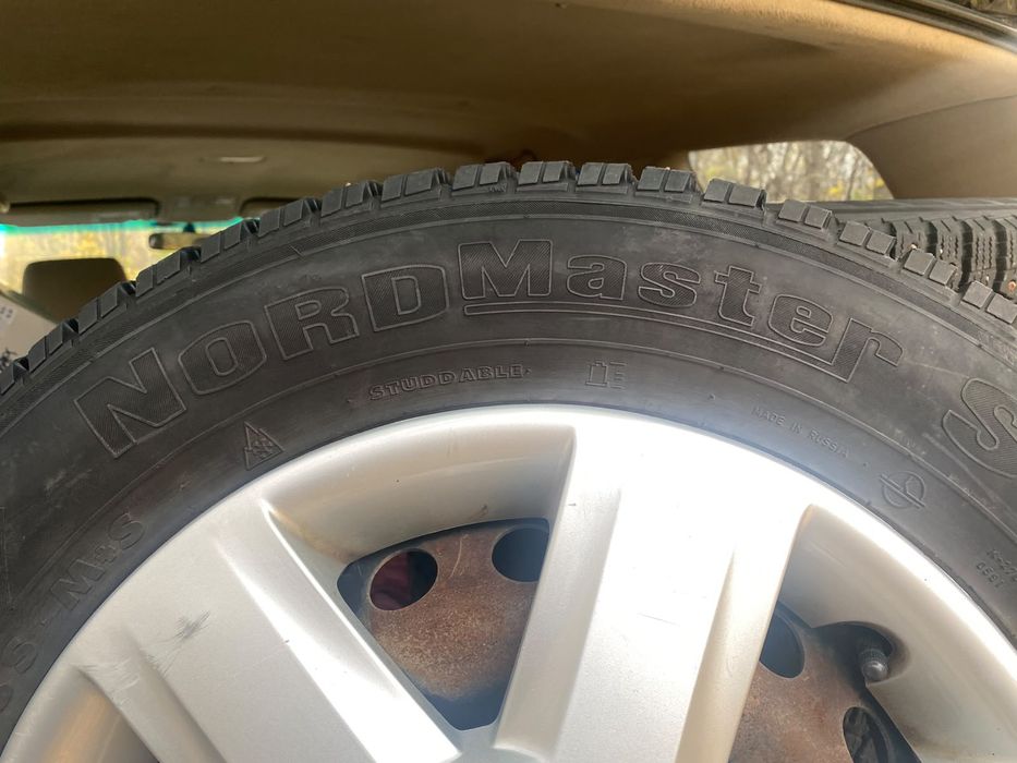 Шины зимние шипованные 215*65 R16