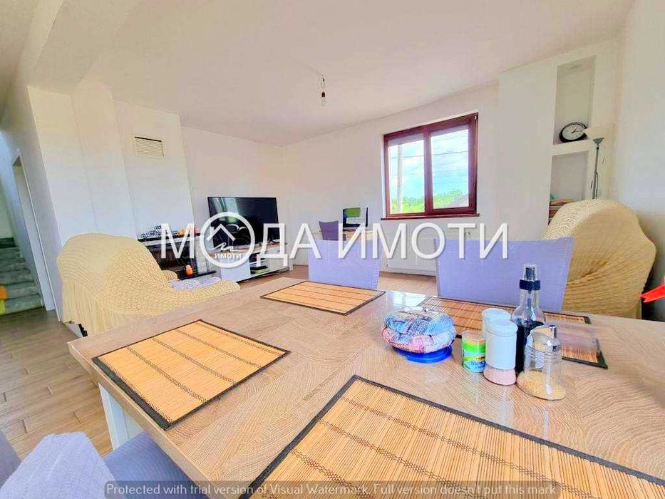 Къща в с. Горица, със голям двор, гараж и мазе!