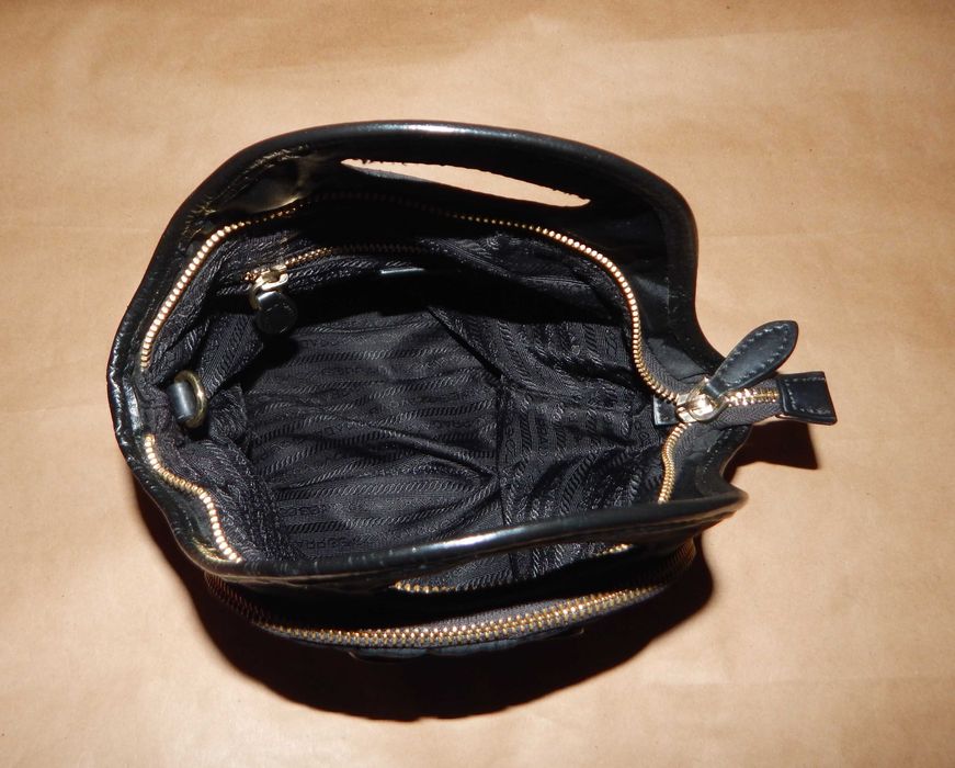 Prada, geanta mica de mana, stare buna