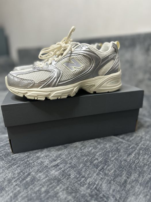 Продам новые кроссовки new balance