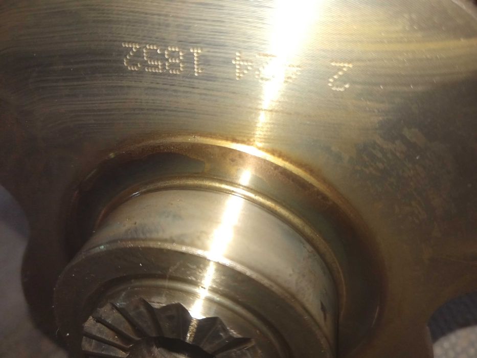 Колянов вал Ауди 2,0tfsi