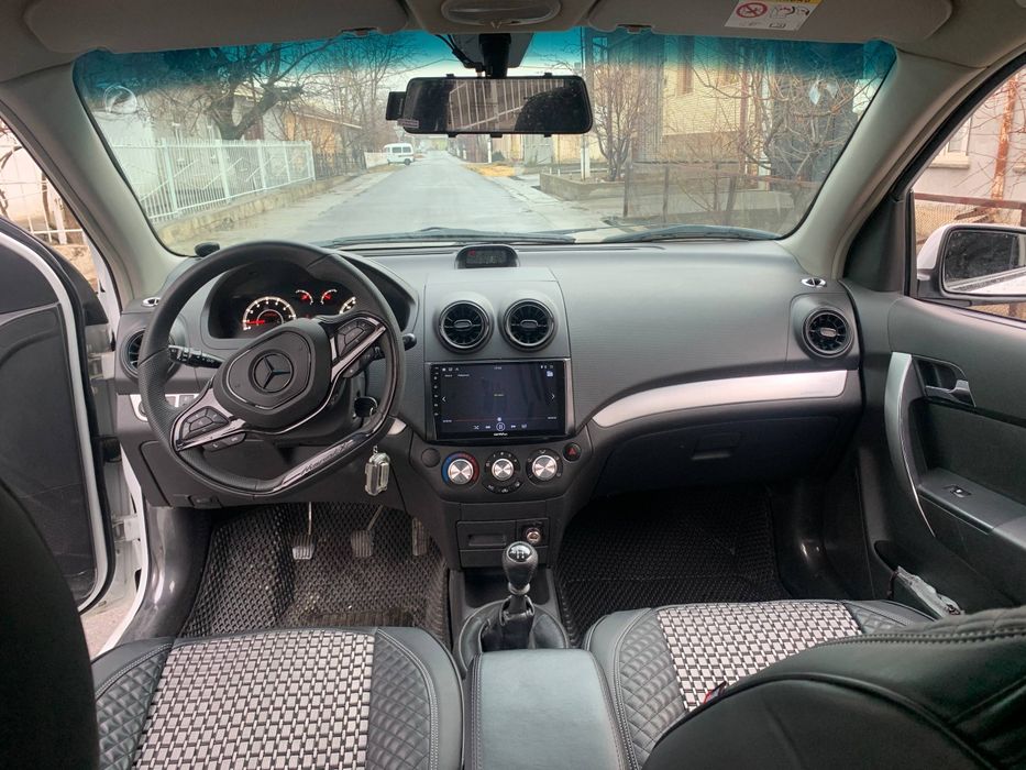 Нексия 3 сотилади