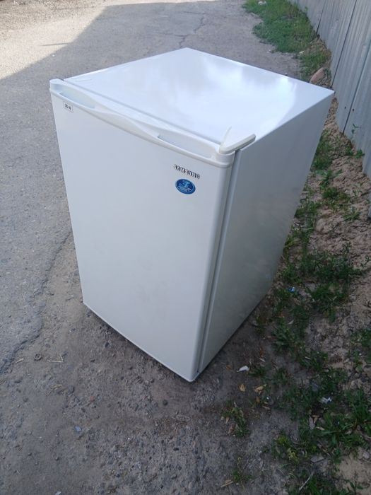 samsung ofisniy holadilnik