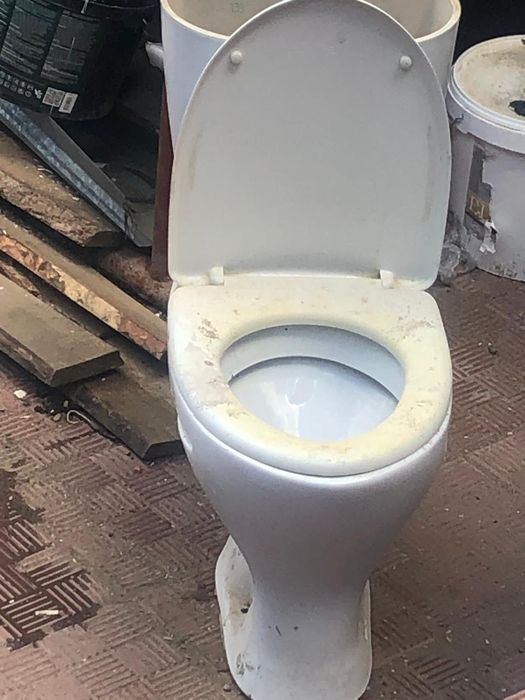 Унитаз в хорошем состоянии