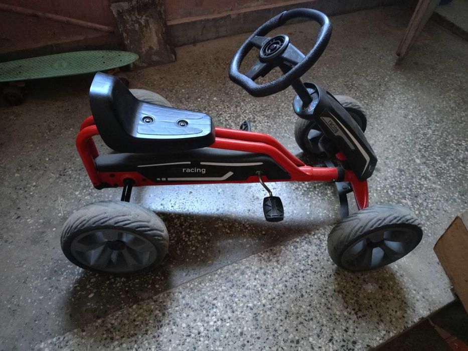 Детска количка с педали