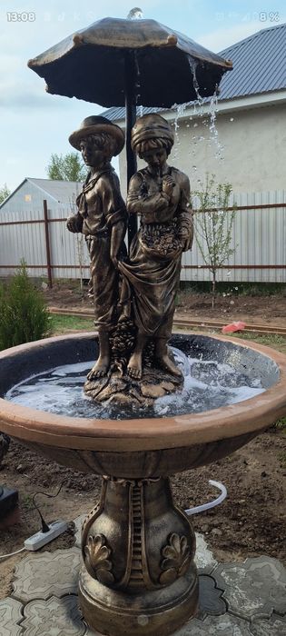 Фонтан "Мальчик и Девочка"