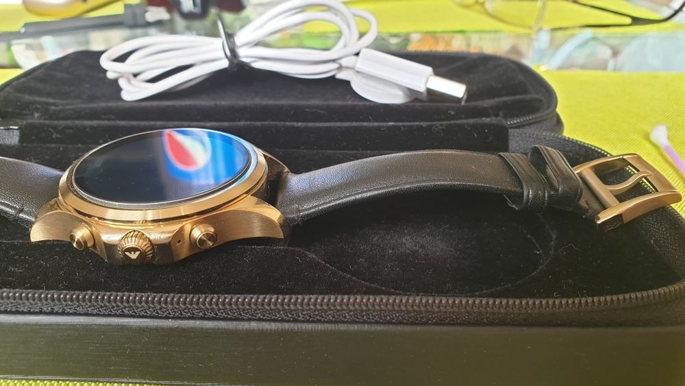 Emporio Armani smart watch ОРИГИНАЛ! топ състояние -350лв