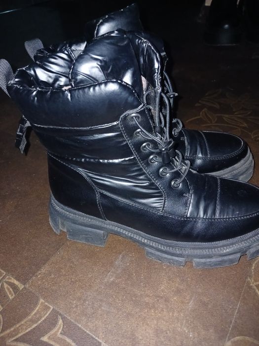 Продам ботинки срочнооо